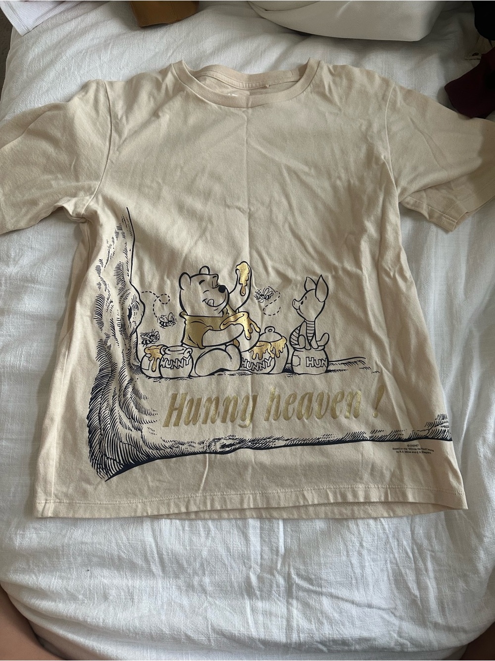 Disney Cream Winnie the Pooh 'Hunny Heaven' Graphic Tee